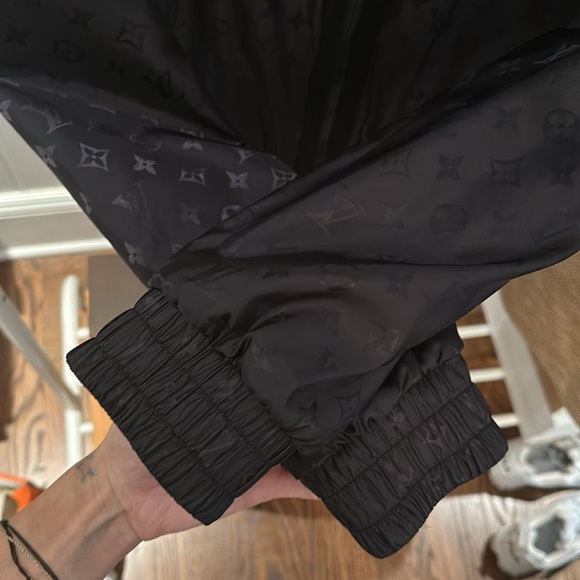 Louis Vuitton Monogram Reversible Bomber Unisex NWT size S - Picture 5 of 8